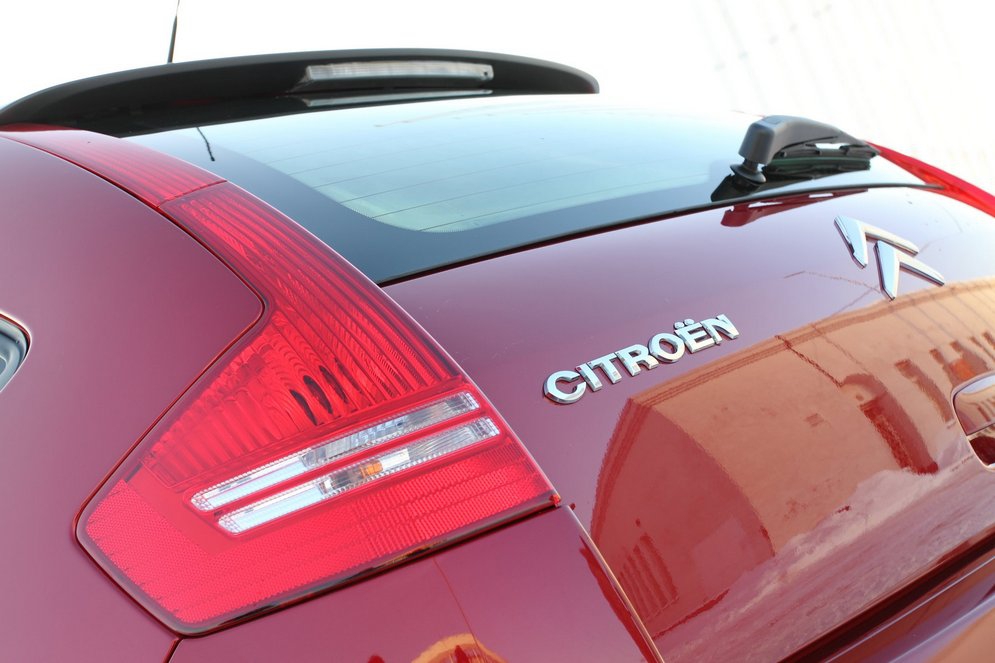 Стоит ли покупать Citroen C4. Тест-драйв «за и против». Комплектация с4 ситроен