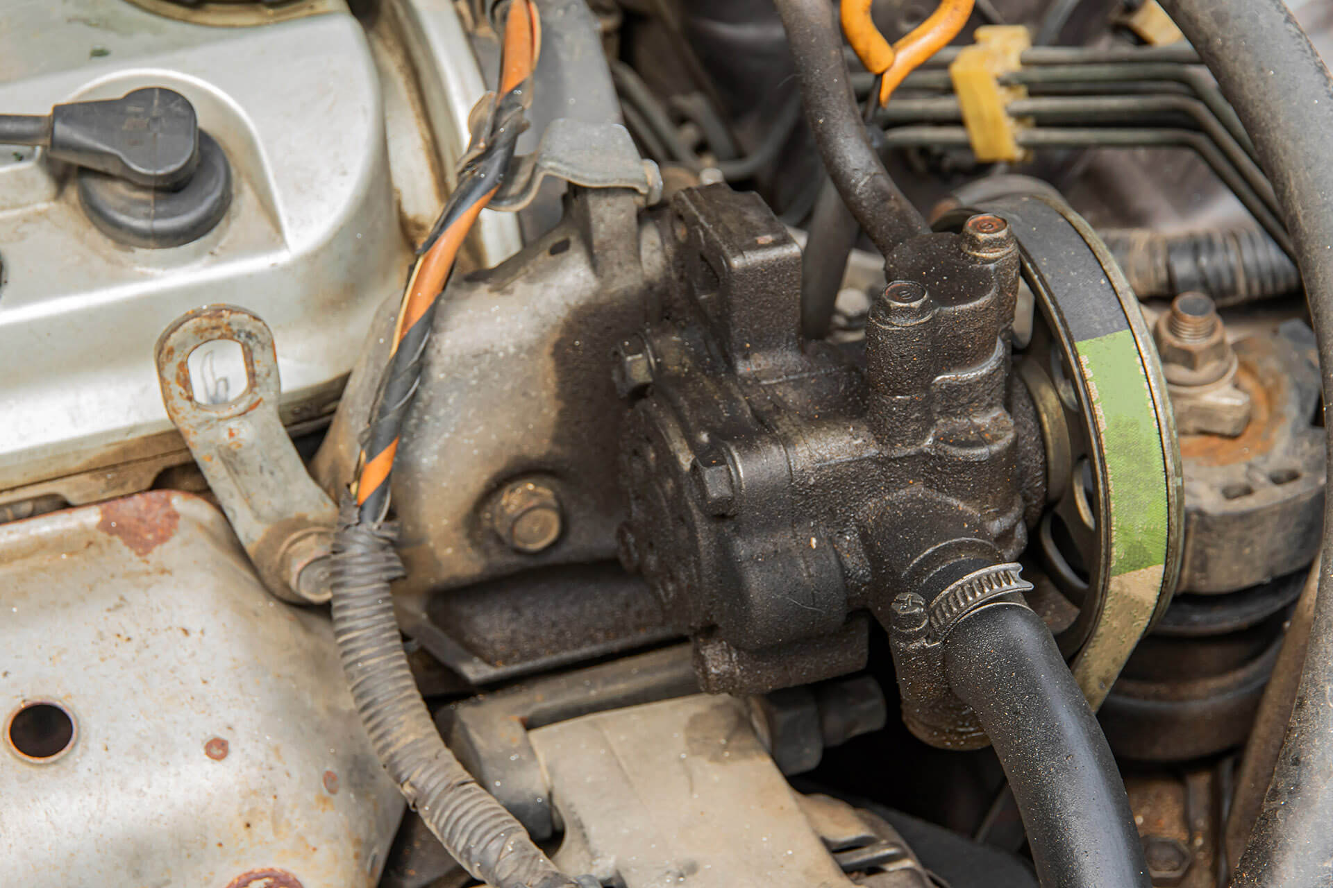 Устраняем утечки через сальники трансмиссии и гидроусилителя.