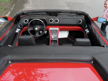 Ferrari 348 Spider c аудиосистемой от SoundLab