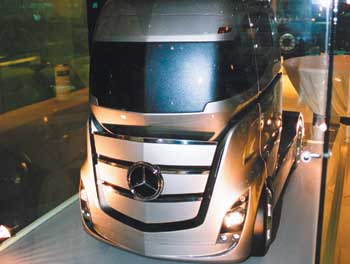 Возможно, так будет выглядеть новый грузовой Mercedes-Benz