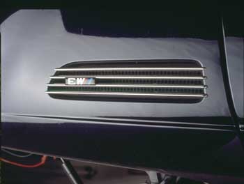 За этой стандартной на первой взгляд обшивкой скрываются эксклюзивная акустика