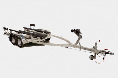 Лодочный МЗСА-821711 длиной 7 м выдерживает нагрузку в 2 т