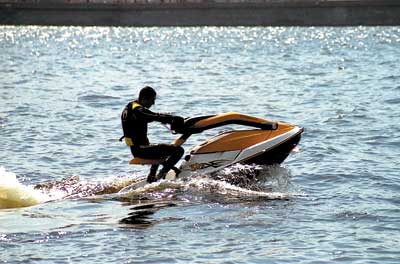 Sea-Doo 3D Moto. В этом положении 3D максимально приближен к классическому аквабайку
