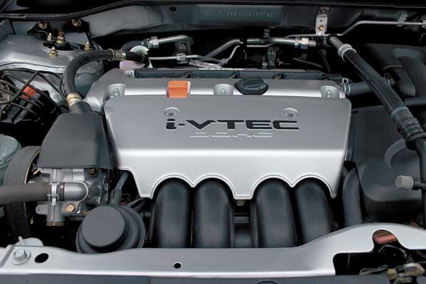 Такой же двигатель, только более форсированный, устанавливается на "зажигательный" Civic Type-R