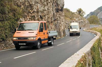 Груженый Daily уверенно ведет себя даже на горной дороге