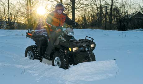 Мощный двухцилиндровый двигатель и полный привод не оставляют снегу никаких шансов