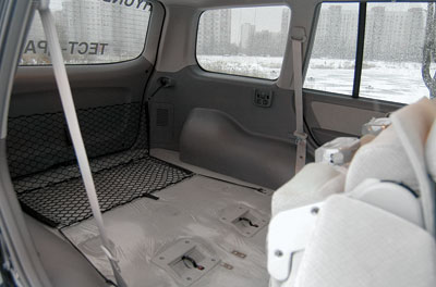 И без того вместительный багажник можно существенно увеличить, сложив задние сиденья