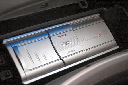 Volvo S60R c комплектом тюнинга от "Обухов Инжиниринг"