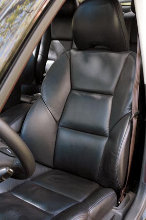 Volvo S60R c комплектом тюнинга от "Обухов Инжиниринг"