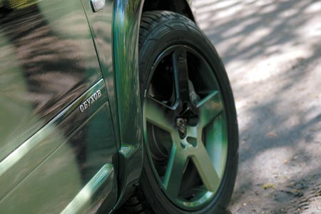 Volvo S60R c комплектом тюнинга от "Обухов Инжиниринг"