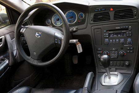 Volvo S60R c комплектом тюнинга от "Обухов Инжиниринг"