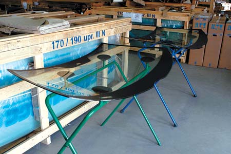 Перед покупкой стекла стоит обратить внимание на их условия хранения и ассортимент у фирмы-продавца