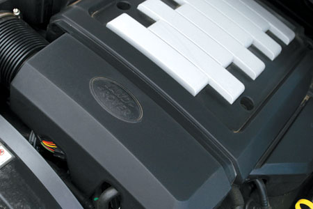 Величиной крутящего момента бензиновый V8 проигрывает шестицилиндровому турбодизелю