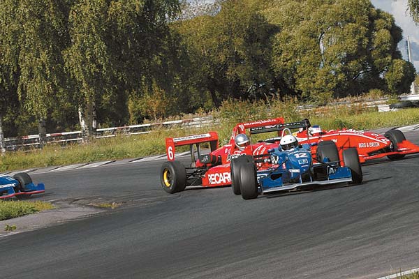Во второй гонке Казаков, правда, реабилитировался, подтвердив слова шефа о том, что "у него с последнего места лучше получается"