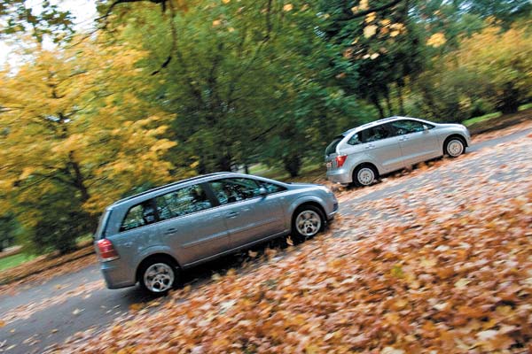 Opel Zafira  vs. Honda FR-V