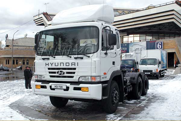 Грузовую технику Hyundai в большом классе представлял седельный тягач 340 л.с.
