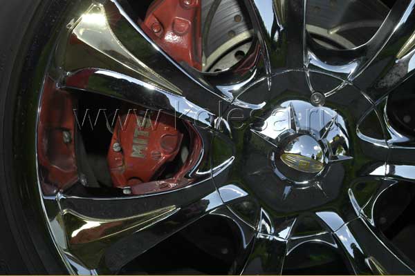 Магнитола соседствует с буст-контроллером. Последним пользоваться  гораздо интересней