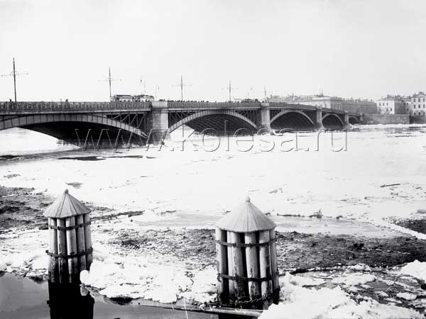 Литейный мост. Фото 1913 года.
