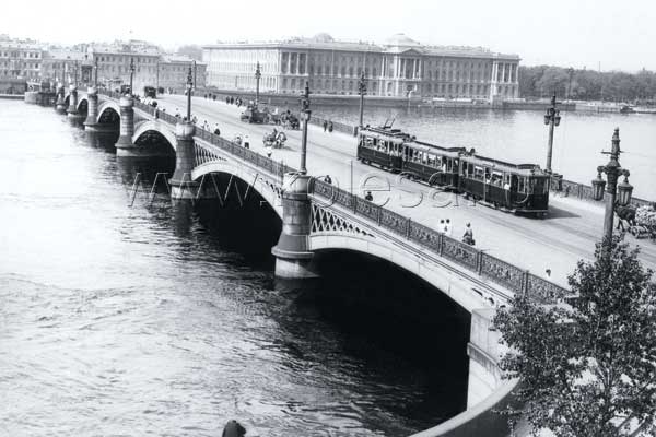Так мост выглядел больше 70 лет назад , в 1933 г.