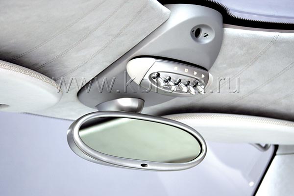 Салонное зеркало сегодня вообще может превращаться в мультимедийный центр