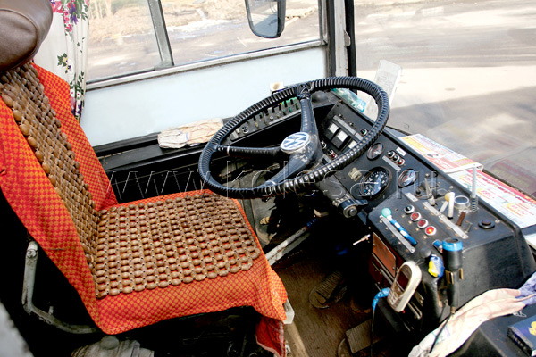 В целом, управлять троллейбусом проще, чем грузовиком или автобусом