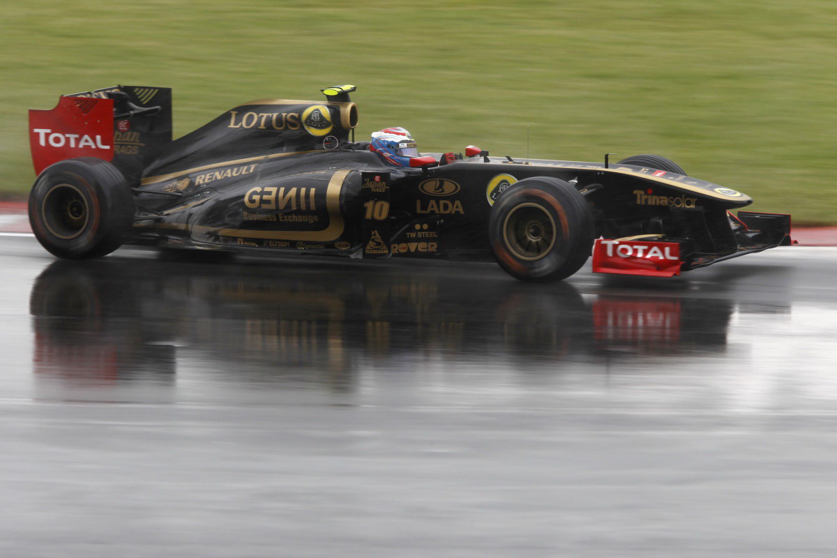 Виталий Петров (Lotus Renault GP)
