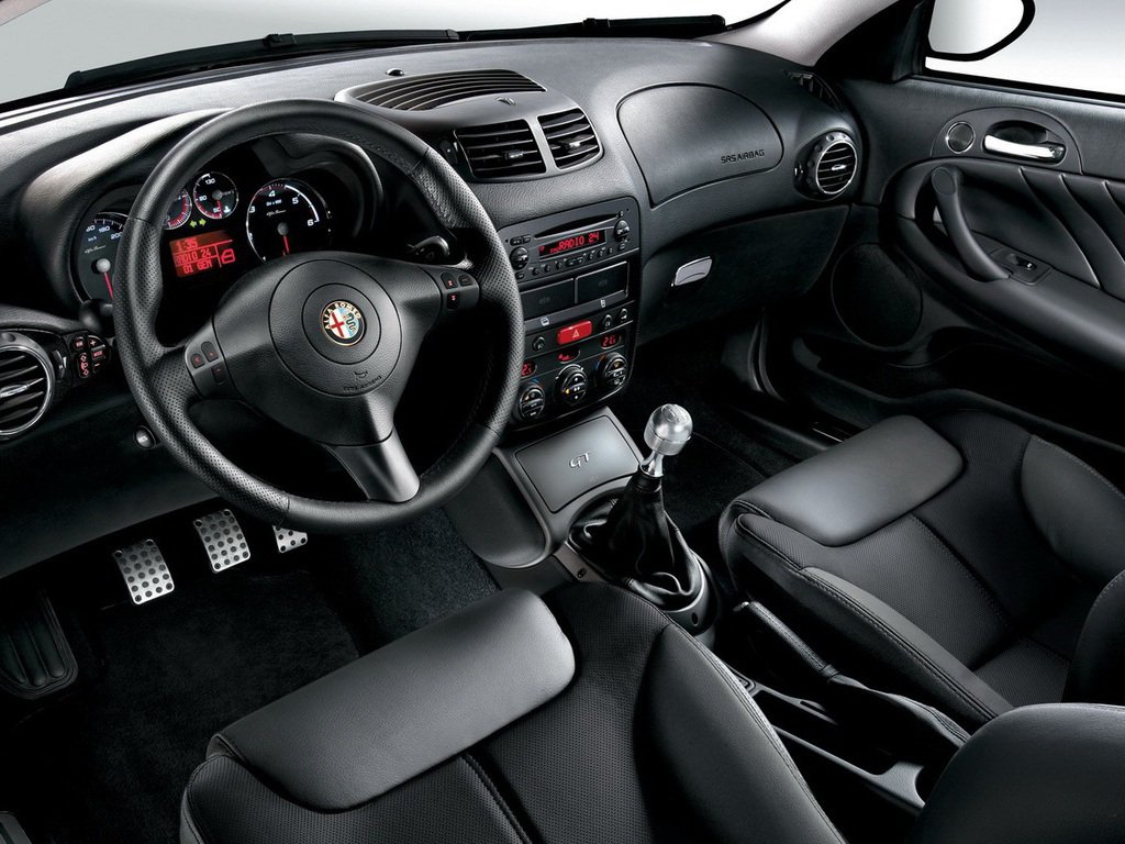 Салон Alfa Romeo GT