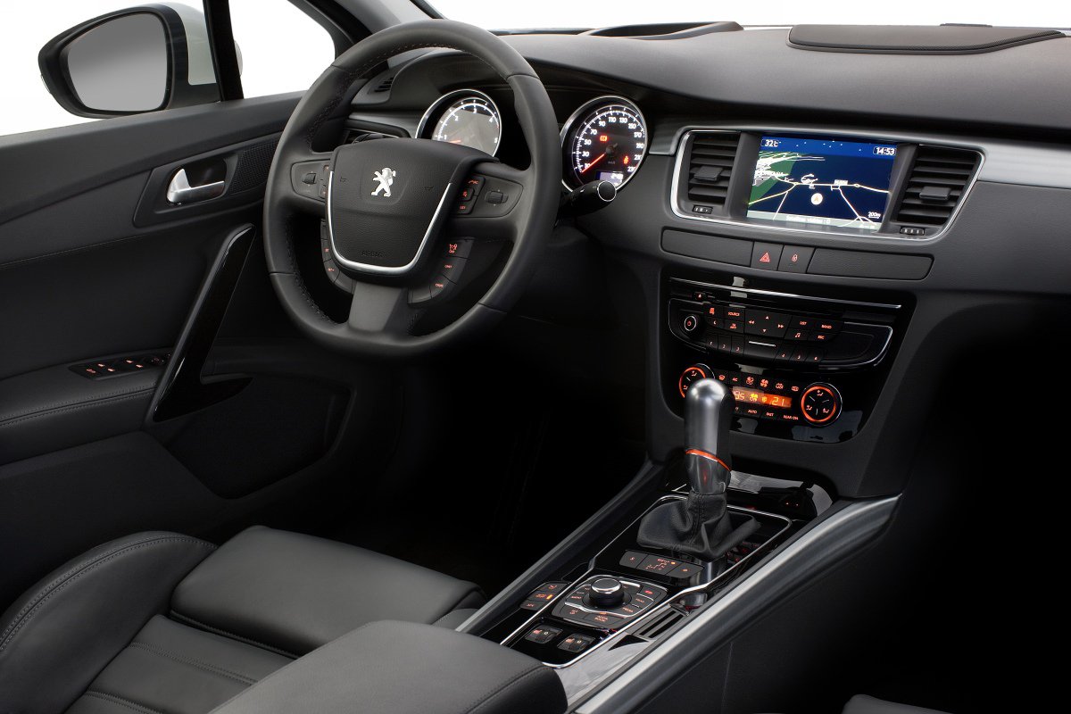 Интерьер Peugeot 508