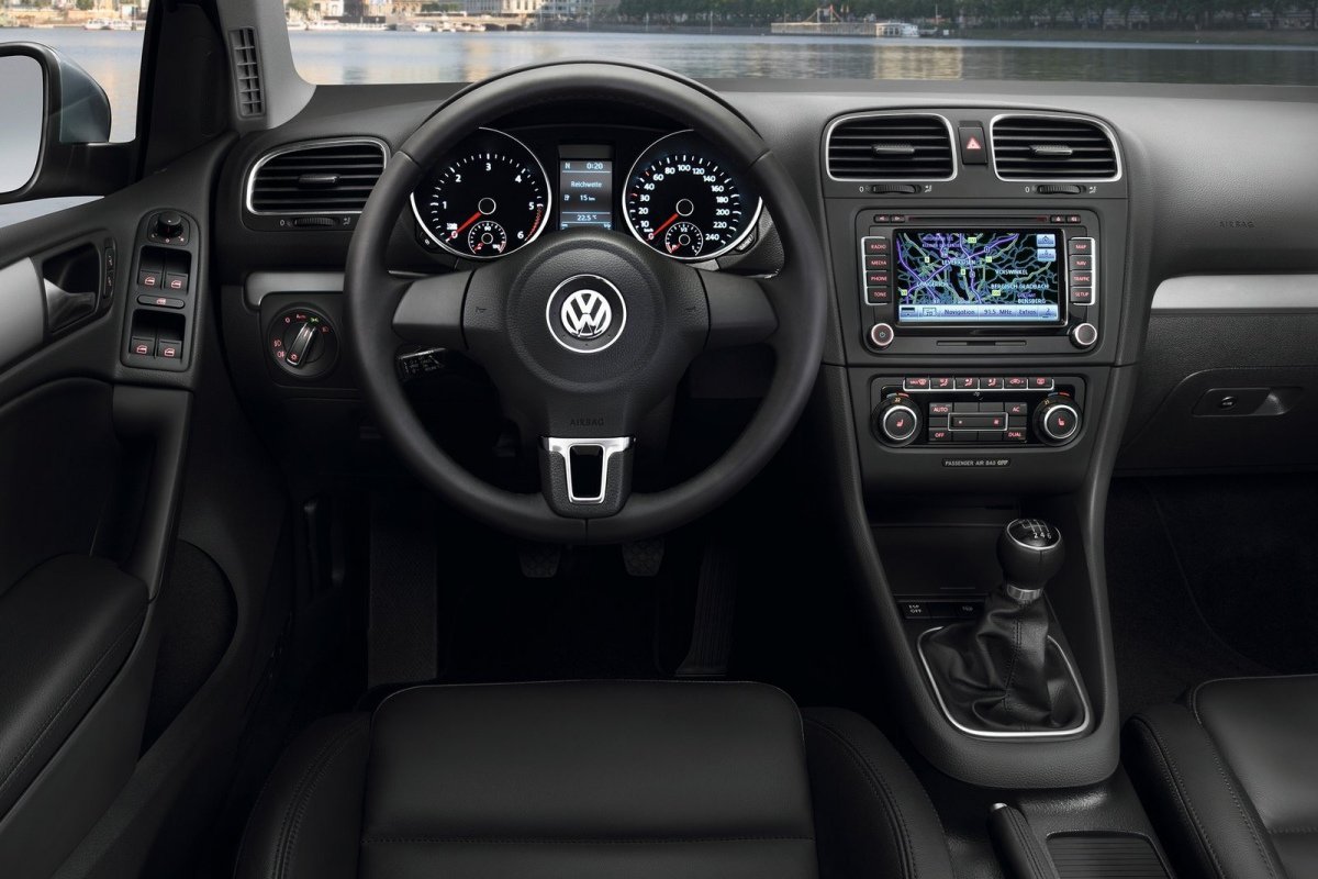 Интерьер Volkswagen Golf