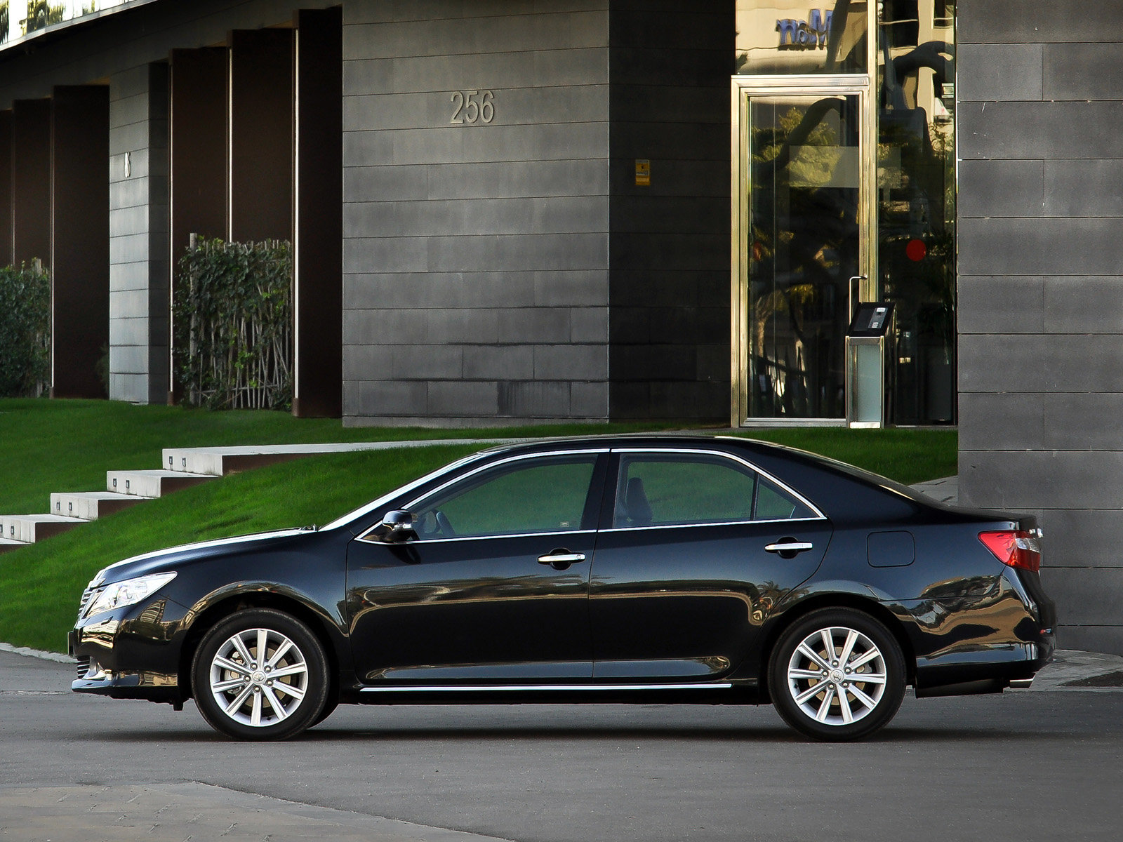 новая Toyota Camry