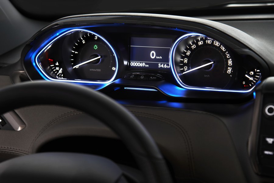 Peugeot 2008: панель приборов