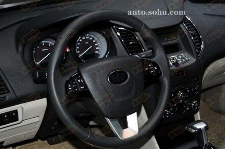 Интерьер прототипа рестайлингового седана FAW Besturn B50