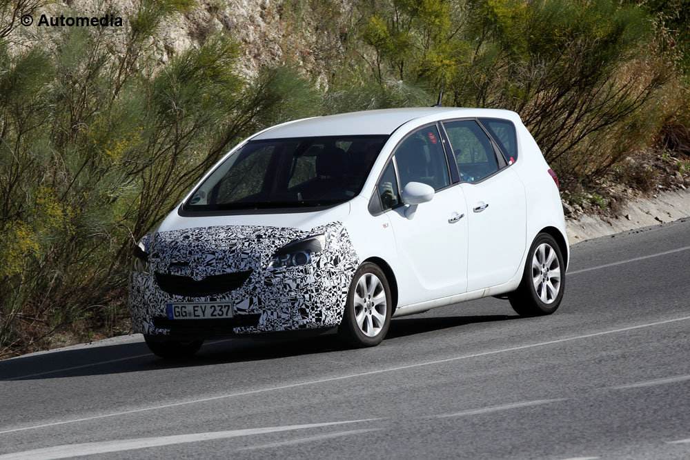 Прототип рестайлингового компактвэна Opel Meriva