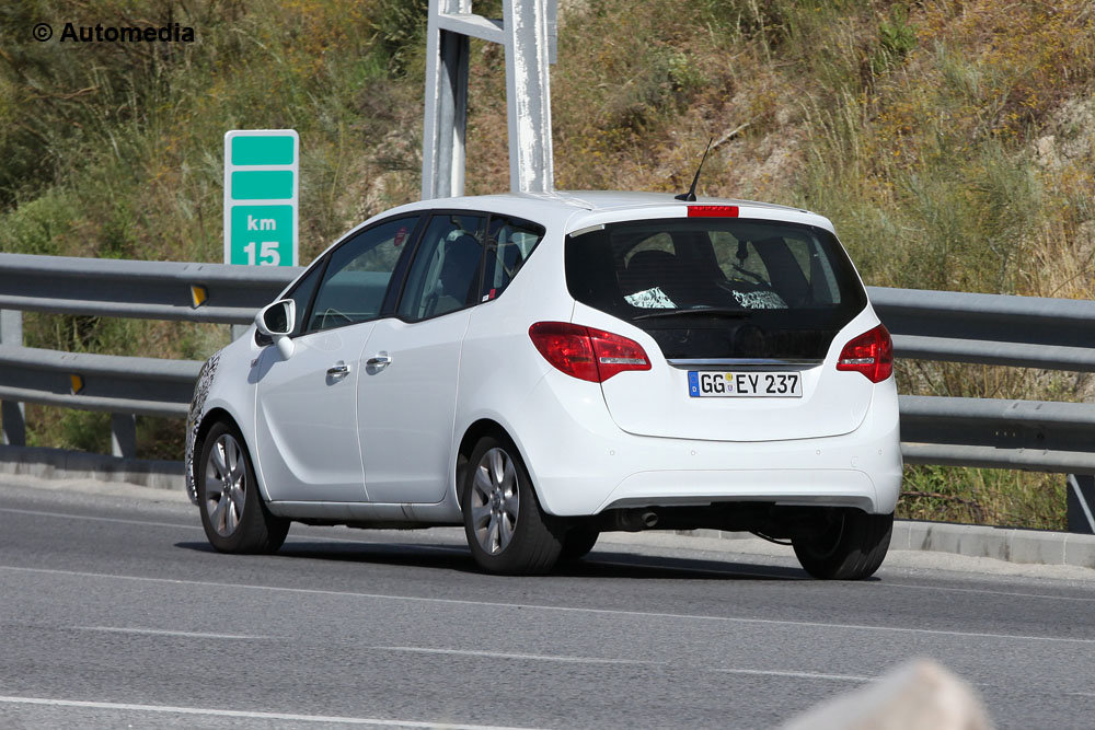 Прототип рестайлингового компактвэна Opel Meriva