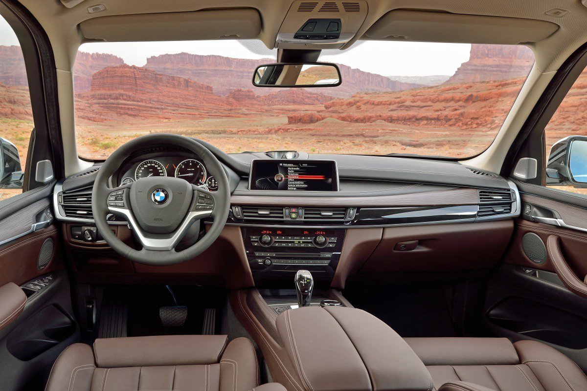 BMW X5: интерьер