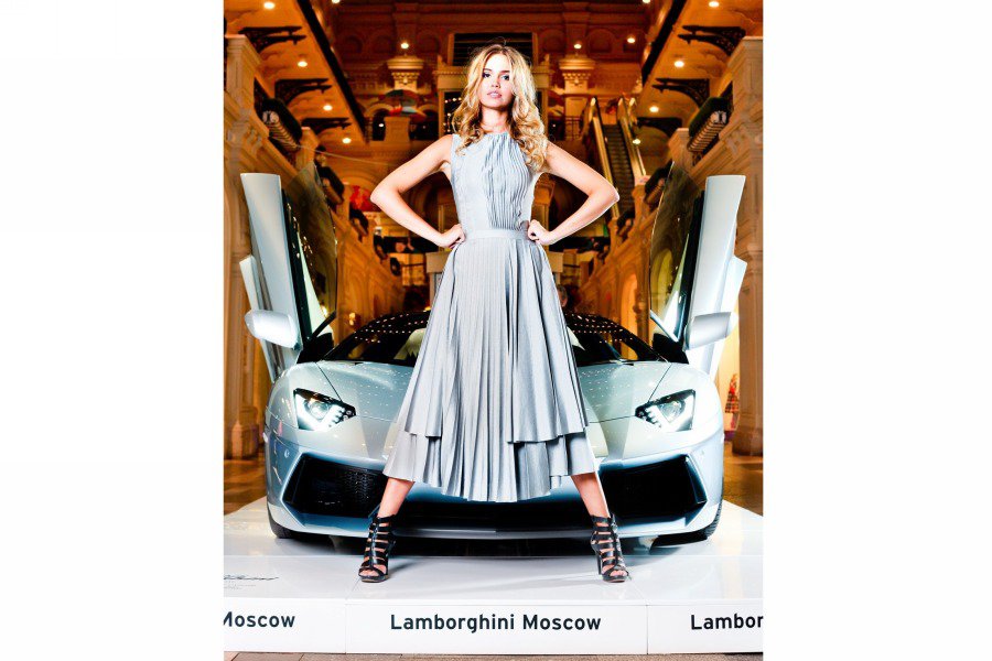 Lamborghini привез в Россию семисотсильный родстер