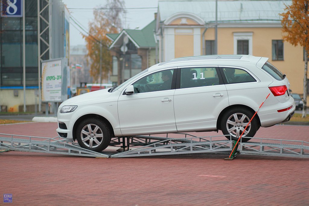 Петербуржцы опробовали автомобили Audi