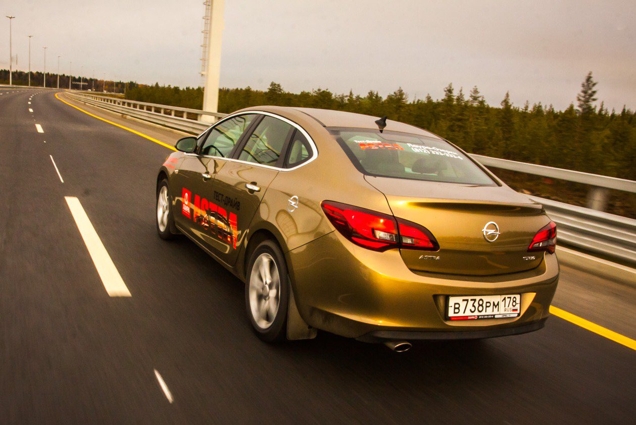 Opel Astra Sedan