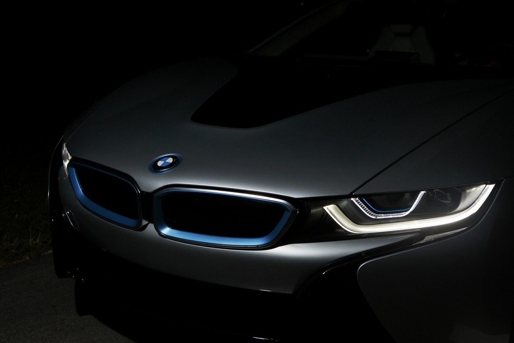 BMW i8: Laser Light