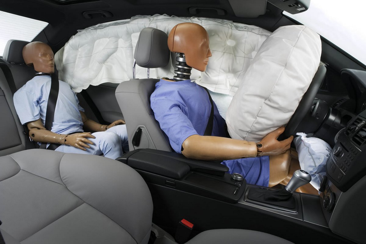 Подушки безопасности автомобиля: принцип действия, устройство и место расположения