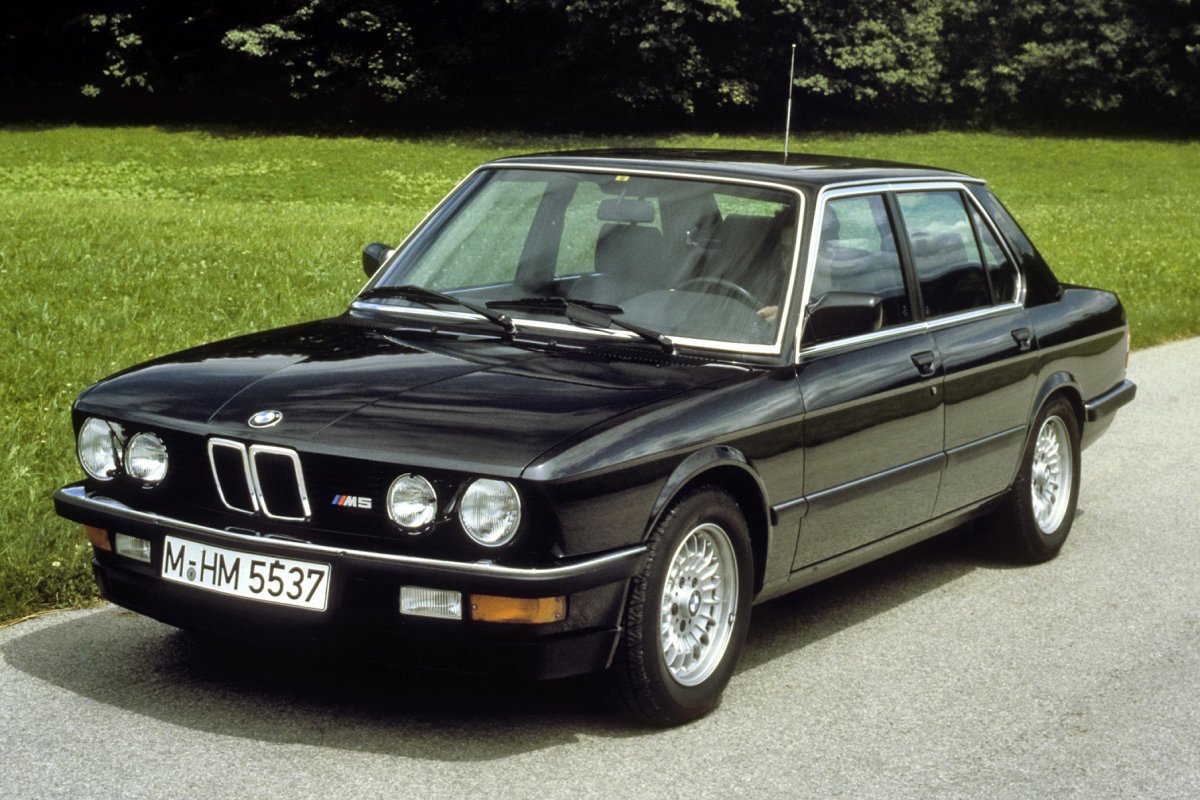 BMW M5 E28