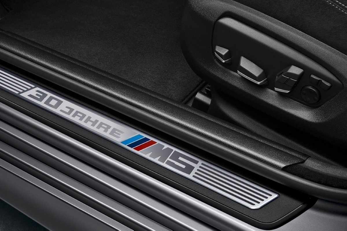 BMW 30 Jahre M5