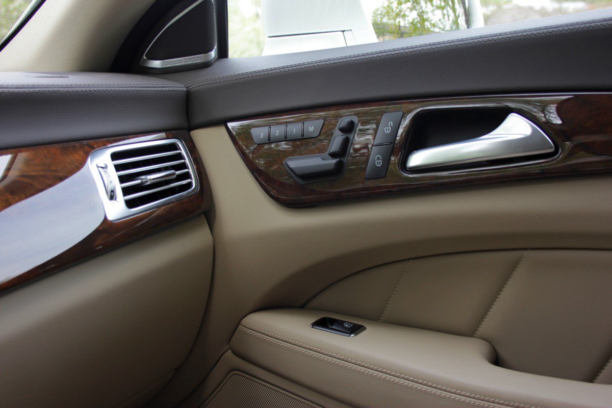 Интерьер Mercedes-Benz CLS350 Shooting Brake