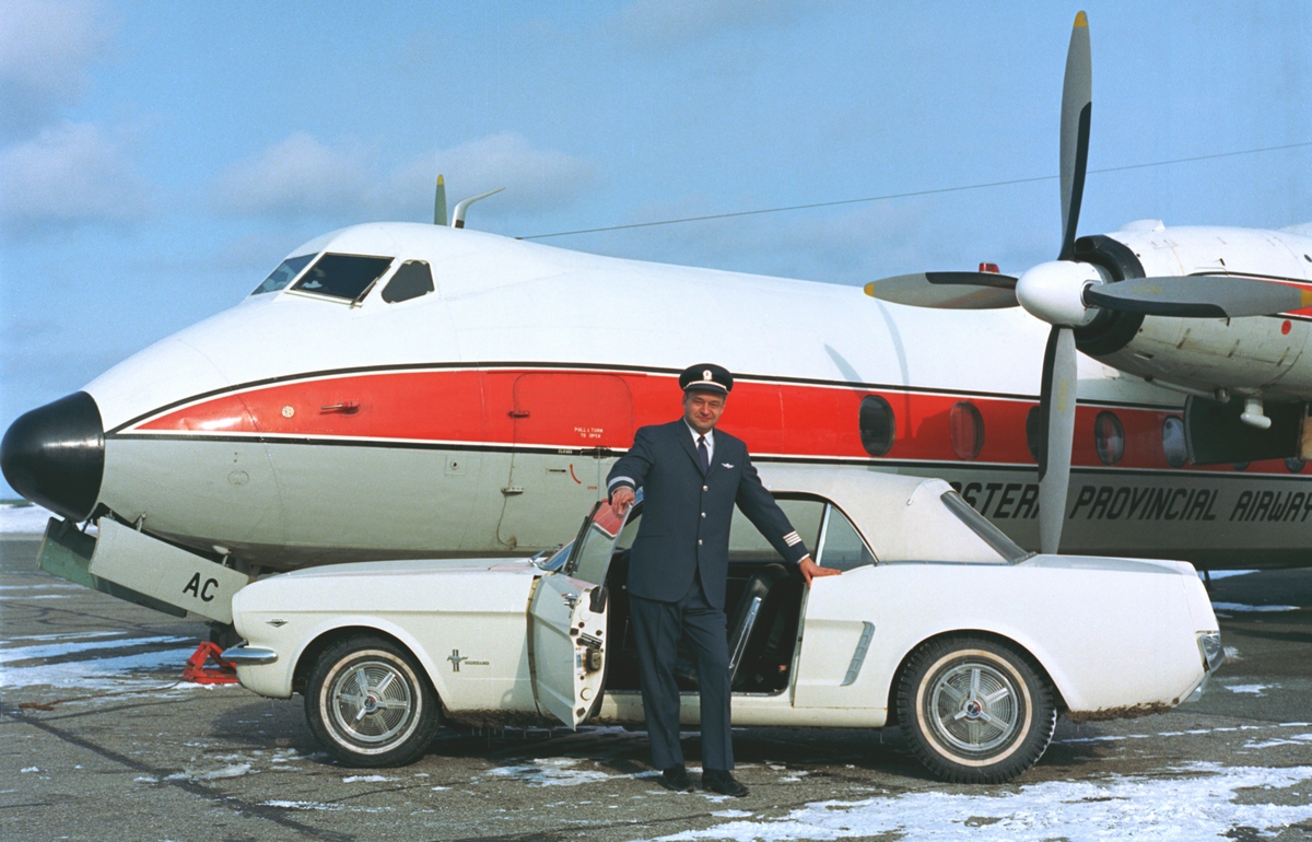 1_1965_first_Ford_Mustang_produced_with_owner_neg_CN4318-008.jpg