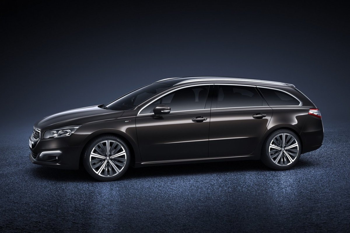 Peugeot-508_SW_2015_02.jpg