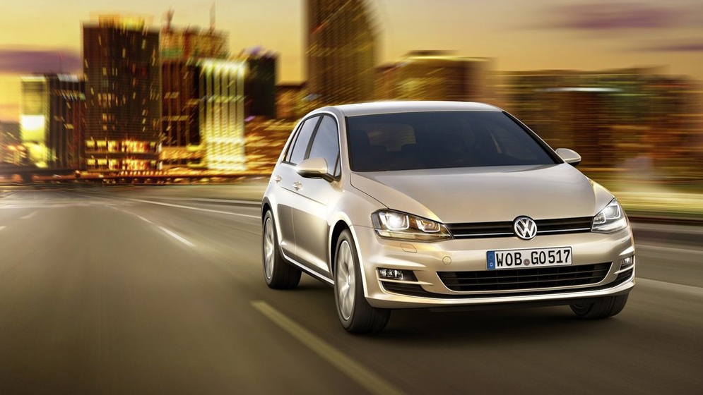 Volkswagen-Golf_2013_1024x768_wallpaper_03.jpg