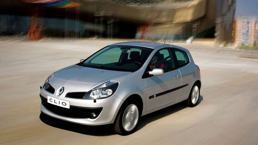 Renault-Clio_III_3door_2005_1024x768_wallpaper_02.jpg