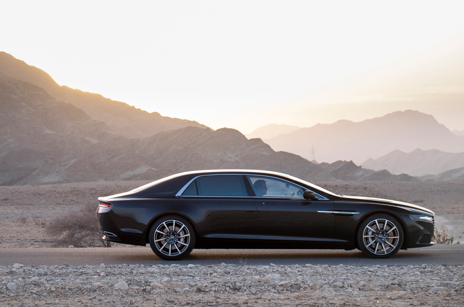 am-lagonda-official-1-21.jpg