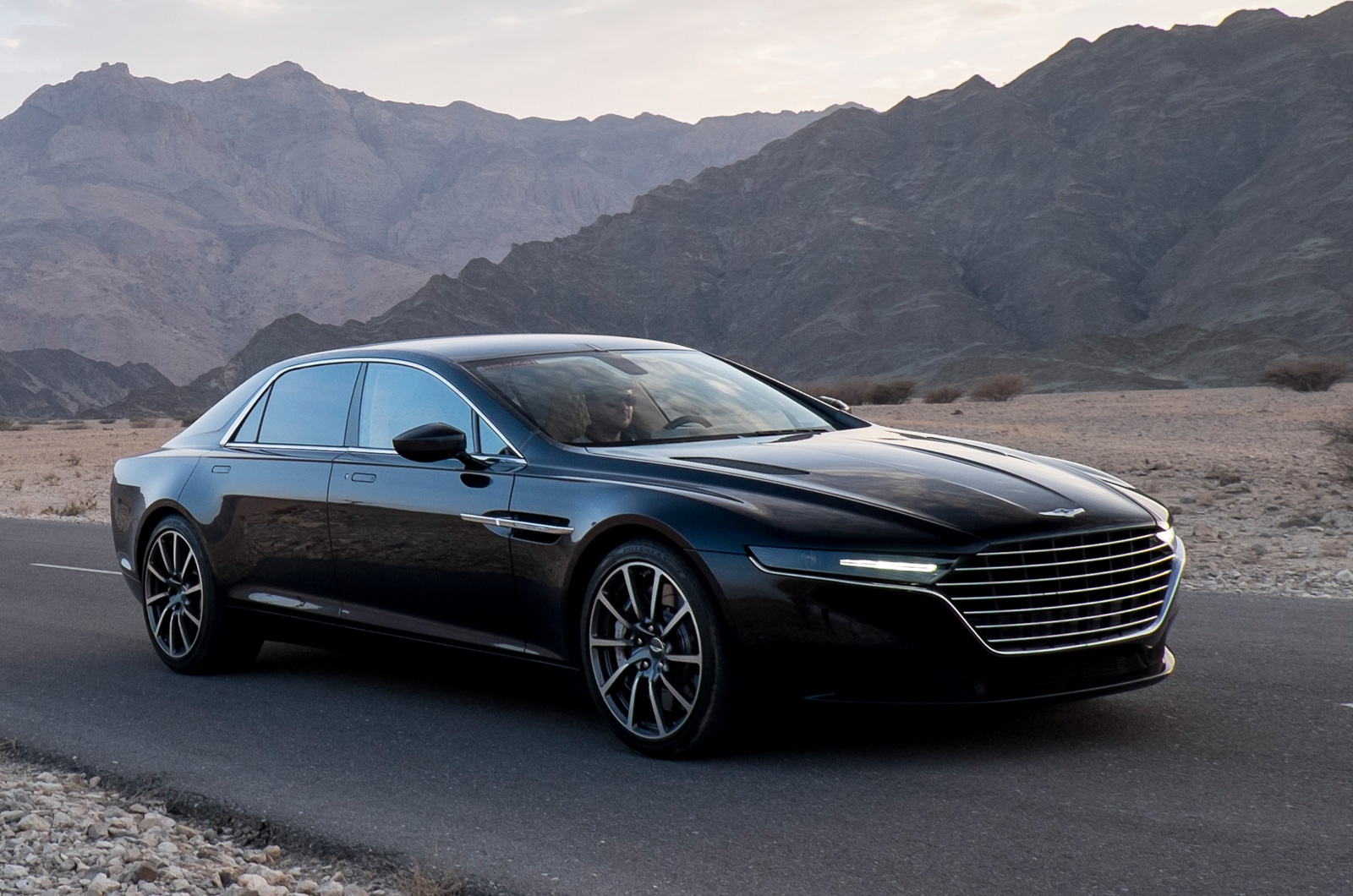 am-lagonda-official-1-20.jpg