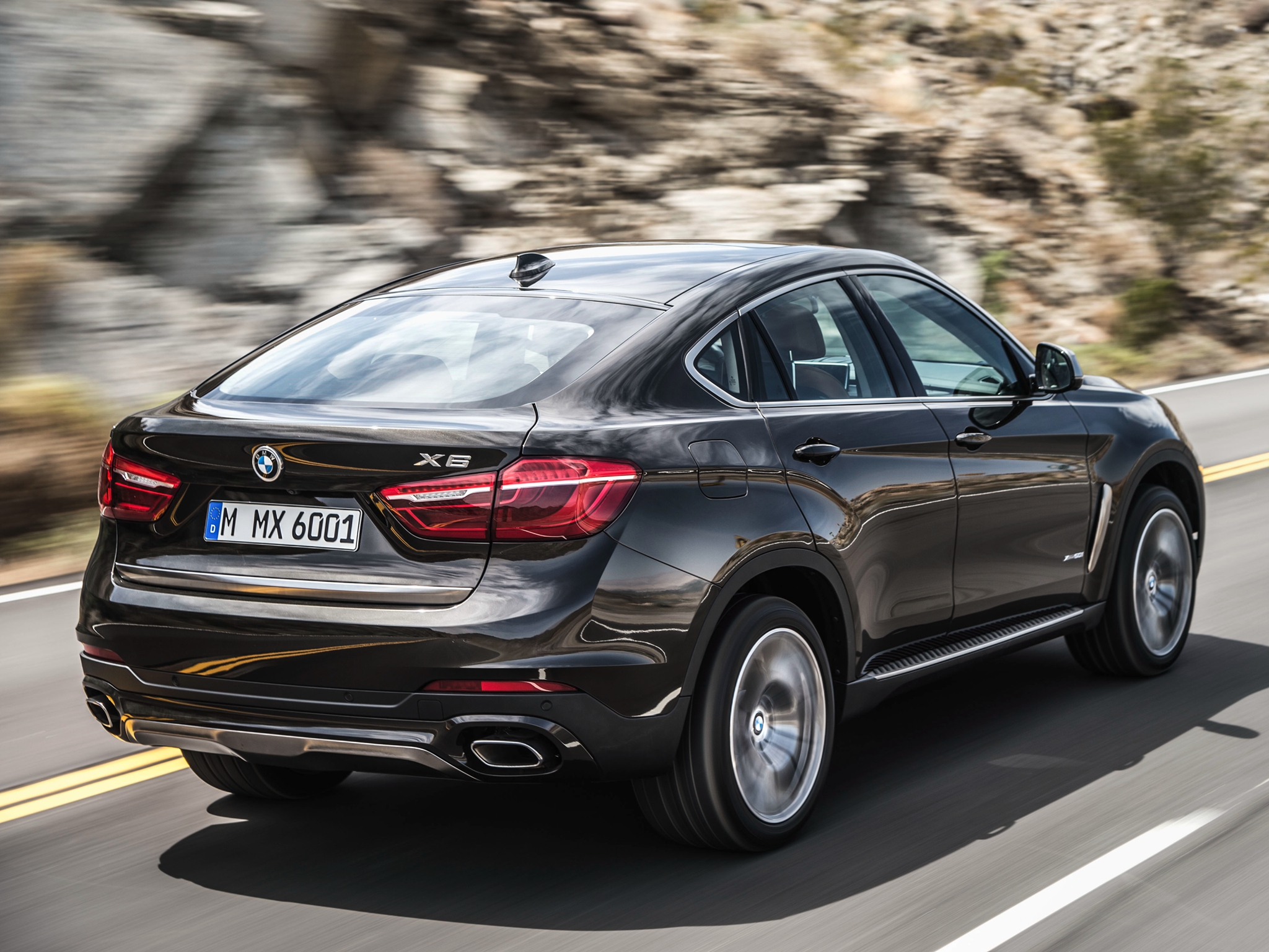 bmw_x6_xdrive50i_16.jpeg